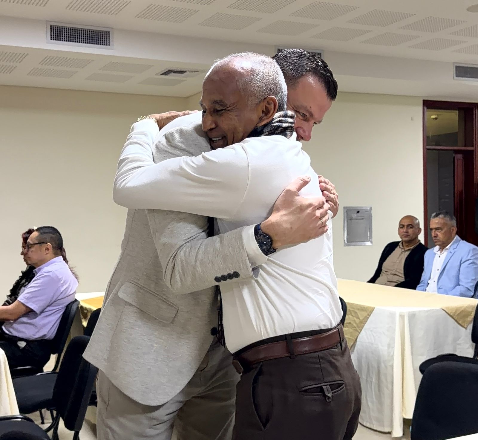Alzando su voz por la fe en actividad comunitaria